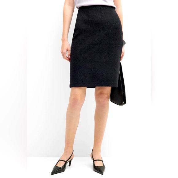 St. John Dresses & Skirts - ST. JOHN Basic Knit Skirt